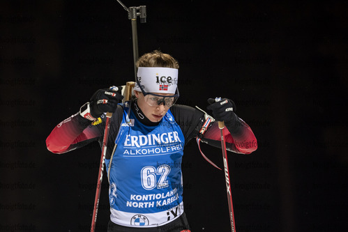 03.12.2020, xkvx, Biathlon IBU Weltcup Kontiolahti, Sprint Damen, v.l. Ida Lien (Norway) in aktion / in action competes