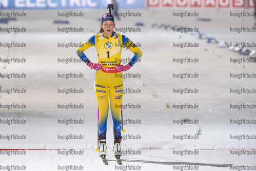 06.12.2020, xkvx, Biathlon IBU Weltcup Kontiolahti, Verfolgung Damen, v.l. Hanna Oeberg (Sweden) im Ziel / in the finish