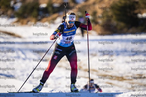 18.12.2020, xkvx, Biathlon IBU Weltcup Hochfilzen, Sprint Damen, v.l. Karoline Offigstad Knotten (Norway) in aktion / in action competes