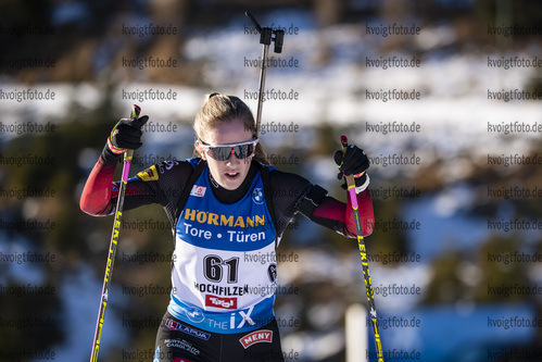 18.12.2020, xkvx, Biathlon IBU Weltcup Hochfilzen, Sprint Damen, v.l. Emilie Aagheim Kalkenberg (Norway) in aktion / in action competes