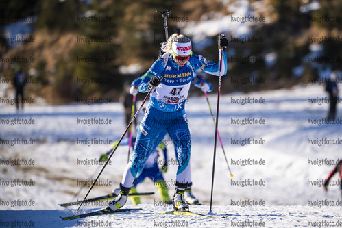 18.12.2020, xkvx, Biathlon IBU Weltcup Hochfilzen, Sprint Damen, v.l. Mari Eder (Finland) in aktion / in action competes