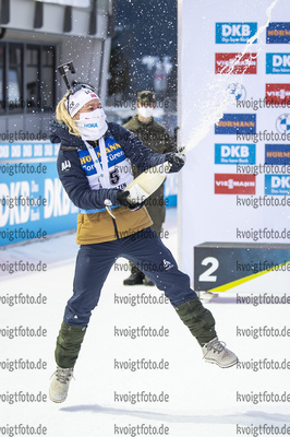 18.12.2020, xkvx, Biathlon IBU Weltcup Hochfilzen, Sprint Damen, v.l. Tiril Eckhoff (Norway) bei der Siegerehrung / at the medal ceremony