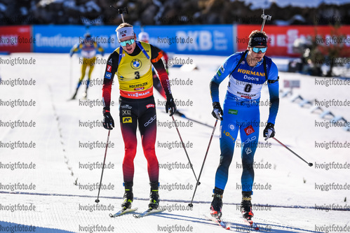 19.12.2020, xkvx, Biathlon IBU Weltcup Hochfilzen, Verfolgung Herren, v.l. Johannes Thingnes Boe (Norway) und Emilien Jacquelin (France)  / 