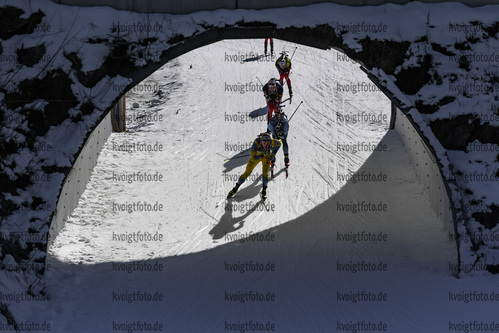 19.12.2020, xkvx, Biathlon IBU Weltcup Hochfilzen, Verfolgung Herren, v.l. Martin Ponsiluoma (Sweden)  / 
