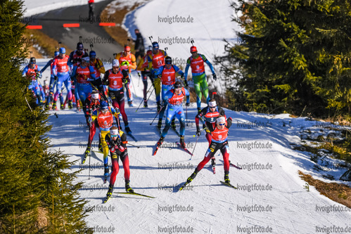 20.12.2020, xkvx, Biathlon IBU Weltcup Hochfilzen, Massenstart Herren, v.l.   /