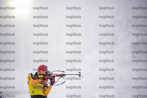 06.01.2022, xkvx, Biathlon IBU Weltcup Oberhof, Training Damen und Herren, v.l. Philipp Horn (Germany) in aktion am Schiessstand / at the shooting range