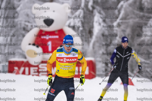 06.01.2022, xkvx, Biathlon IBU Weltcup Oberhof, Training Damen und Herren, v.l. Simon Schempp (Germany) in aktion / in action competes