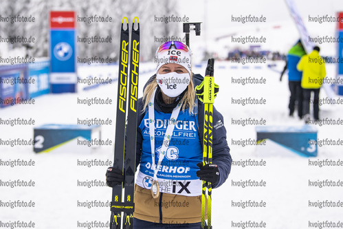 08.01.2020, xkvx, Biathlon IBU Weltcup Oberhof, Sprint Damen, v.l. Tiril Eckhoff (Norway) bei der Siegerehrung / at the medal ceremony