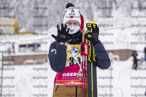 08.01.2020, xkvx, Biathlon IBU Weltcup Oberhof, Sprint Herren, v.l. Johannes Thingnes Boe (Norway) nach der Siegerehrung / after the medal ceremony