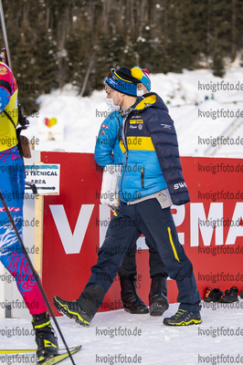 20.01.2021, xkvx, Biathlon IBU Weltcup Antholz, Training Damen und Herren, v.l. Coach Johannes Lukas (Sweden)  / 