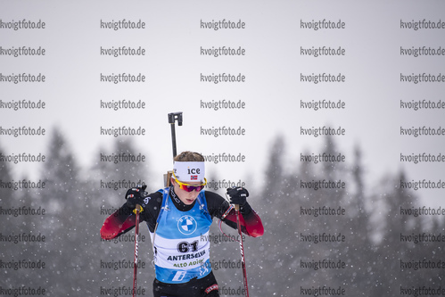 21.01.2021, xkvx, Biathlon IBU Weltcup Antholz, Einzel Damen, v.l. Ida Lien (Norway)  / 