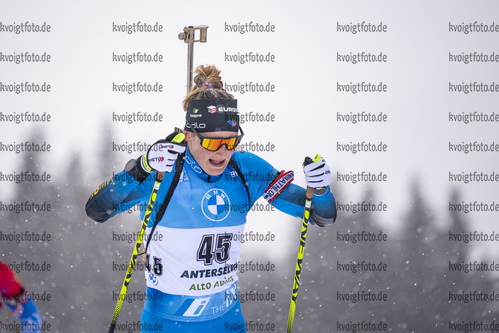 21.01.2021, xkvx, Biathlon IBU Weltcup Antholz, Einzel Damen, v.l. Justine Braisaz-Bouchet (France)  / 