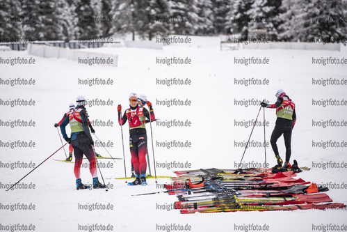 22.01.2021, xkvx, Biathlon IBU Weltcup Antholz, Training Damen und Herren, v.l. Norwegian / Norway Ski Technican  / 