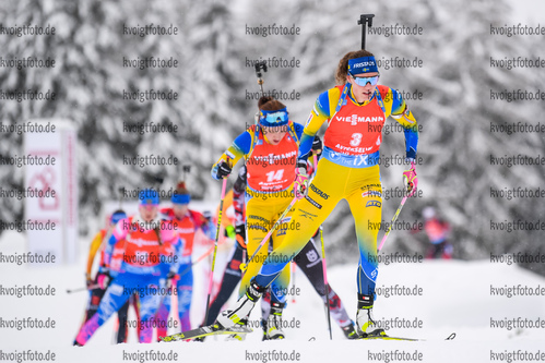 23.01.2021, xkvx, Biathlon IBU Weltcup Antholz, Massenstart Damen, v.l. Hanna Oeberg (Sweden)  / 