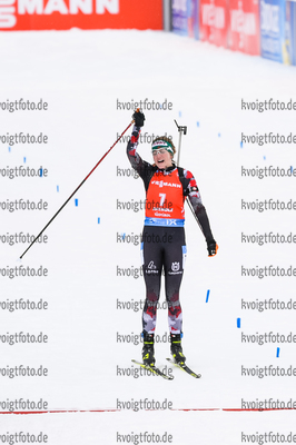 23.01.2021, xkvx, Biathlon IBU Weltcup Antholz, Massenstart Damen, v.l. Lisa Theresa Hauser (Austria)  / 