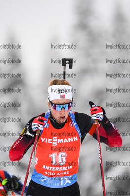 23.01.2021, xkvx, Biathlon IBU Weltcup Antholz, Massenstart Damen, v.l. Karoline Offigstad Knotten (Norway)  / 