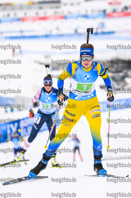 24.01.2021, xkvx, Biathlon IBU Weltcup Antholz, Staffel Damen, v.l. Elvira Oeberg (Sweden)  / 