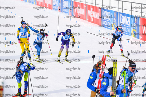 24.01.2021, xkvx, Biathlon IBU Weltcup Antholz, Staffel Damen, v.l. Hanna Oeberg (Sweden), Lena Haecki (Switzerland), Olena Pidhrushna (Ukraine)  / 