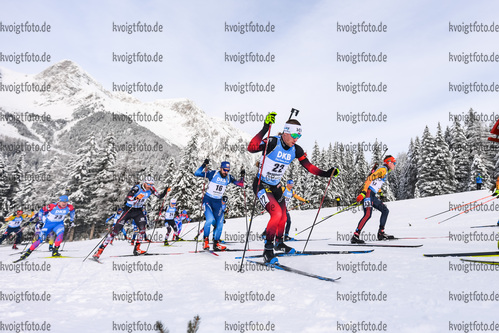 24.01.2021, xkvx, Biathlon IBU Weltcup Antholz, Massenstart Herren, v.l. Erlend Bjoentegaard (Norway)  / 