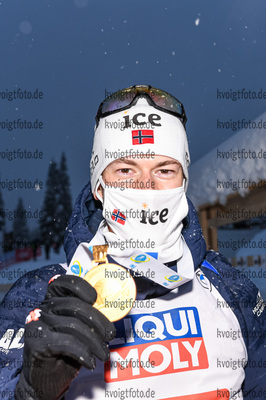 10.02.2021, xkvx, Biathlon IBU World Championships Pokljuka, Mixed Relay, v.l. Sturla Holm Laegreid (Norway) nach der Siegerehrung / after the medal ceremony