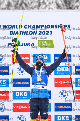 12.02.2021, xkvx, Biathlon IBU World Championships Pokljuka, Sprint Herren, v.l. Martin Ponsiluoma (Sweden) bei der Siegerehrung / at the medal ceremony