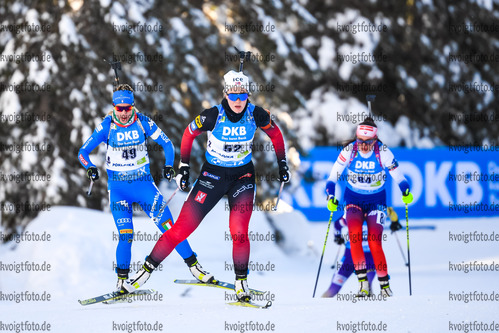 13.02.2021, xkvx, Biathlon IBU World Championships Pokljuka, Sprint Damen, v.l. Karoline Offigstad Knotten (Norway) in aktion / in action competes