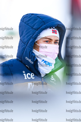 13.02.2021, xkvx, Biathlon IBU World Championships Pokljuka, Sprint Damen, v.l. Ingrid Landmark Tandrevold (Norway) schaut / looks on