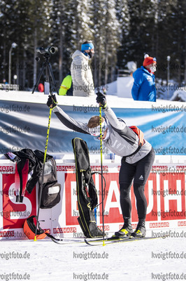 15.02.2021, xkvx, Biathlon IBU World Championships Pokljuka, Training Damen und Herren, v.l. Johannes Dale (Norway) in aktion / in action competes