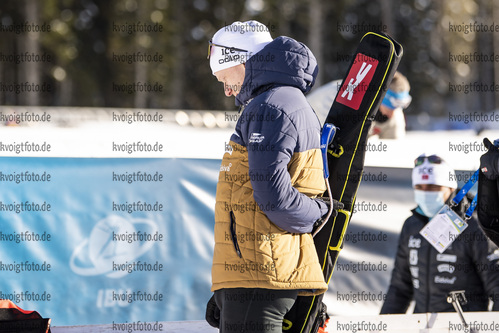 15.02.2021, xkvx, Biathlon IBU World Championships Pokljuka, Training Damen und Herren, v.l. Johannes Thingnes Boe (Norway) schaut / looks on