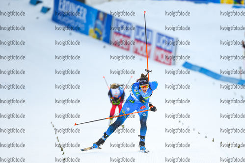 18.02.2021, xkvx, Biathlon IBU World Championships Pokljuka, Single Mixed Relay, v.l. Julia Simon (France) gewinnt die Goldmedaille / wins the gold medal