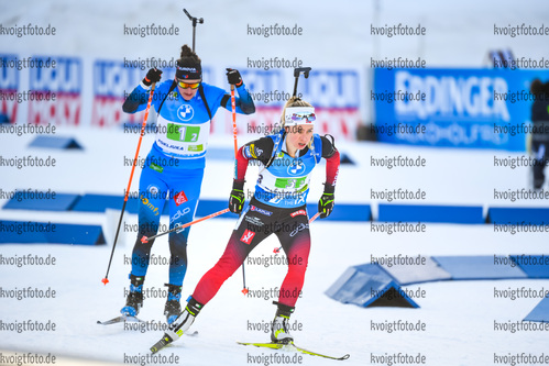 18.02.2021, xkvx, Biathlon IBU World Championships Pokljuka, Single Mixed Relay, v.l. Julia Simon (France) und Tiril Eckhoff (Norway) in aktion / in action competes