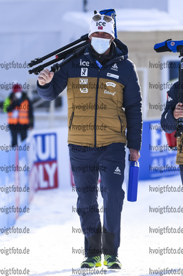 19.02.2021, xkvx, Biathlon IBU World Championships Pokljuka, Training Damen und Herren, v.l. Coach Siegfried Mazet (Norway)  / 