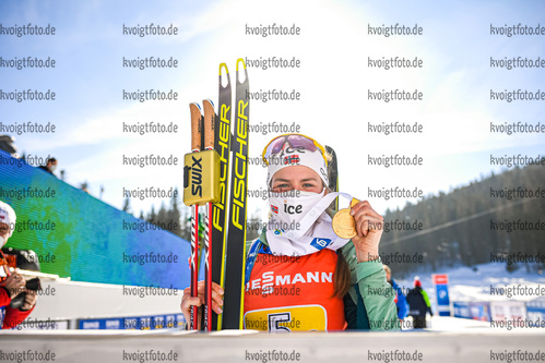 20.02.2021, xkvx, Biathlon IBU World Championships Pokljuka, Staffel Damen, v.l. Ida Lien (Norway) nach der Siegerehrung / after the medal ceremony