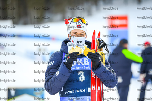 21.02.2021, xkvx, Biathlon IBU World Championships Pokljuka, Massenstart Herren, v.l. Sturla Holm Laegreid (Norway) nach der Siegerehrung / after the medal ceremony