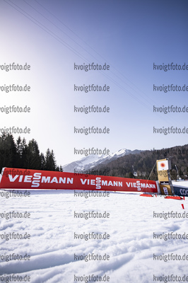 23.02.2021, xkvx, Nordic World Championships Oberstdorf, v.l.  Ansicht WM-Langlauf Arena im Ried / Viessmann Werbung / Overview WCH-CrossCountry Stadium / Viessmann Advertising