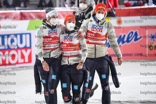 28.02.2021, xkvx, Nordic World Championships Oberstdorf, v.l. Anna Rupprecht (Germany), Katharina Althaus (Germany) und Markus Eisenbichler (Germany)  / 