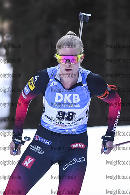 06.03.2020, xsoex, Biathlon IBU Weltcup NoveMesto na Morave, Sprint Damen, v.l. Ragnhild Femsteinevik (Norway) in Aktion / in action competes