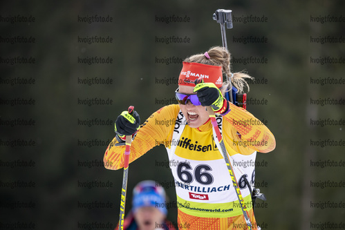 12.03.2020, xkvx, Biathlon IBU Cup Obertilliach, Sprint Damen, v.l. Lisa Maria Spark (Germany)  / 