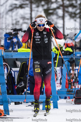 17.03.2021, xkvx, Biathlon IBU World Cup Oestersund, Training Damen und Herren, v.l. Johannes Dale (Norway) schaut / looks on