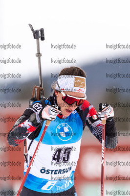 19.03.2021, xkvx, Biathlon IBU World Cup Oestersund, Sprint Damen, v.l. Julia Schwaiger (Austria) in aktion / in action competes