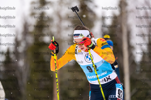 19.03.2021, xkvx, Biathlon IBU World Cup Oestersund, Sprint Damen, v.l. Vanessa Voigt (Germany) in aktion / in action competes