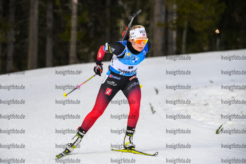 21.03.2021, xkvx, Biathlon IBU World Cup Oestersund, Massenstart Damen, v.l. Ingrid Landmark Tandrevold (Norway) in aktion / in action competes