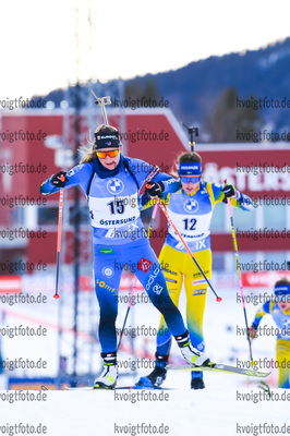 21.03.2021, xkvx, Biathlon IBU World Cup Oestersund, Massenstart Damen, v.l. Justine Braisaz-Bouchet (France) in aktion / in action competes