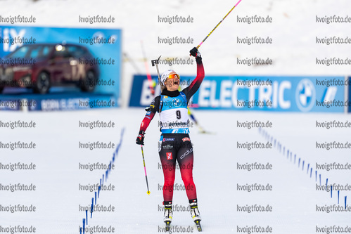 21.03.2021, xkvx, Biathlon IBU World Cup Oestersund, Massenstart Damen, v.l. Ingrid Landmark Tandrevold (Norway) im Ziel / in the finish