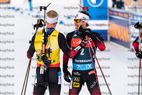 21.03.2021, xkvx, Biathlon IBU World Cup Oestersund, Massenstart Herren, v.l. Johannes Thingnes Boe (Norway) und Sturla Holm Laegreid (Norway) im Ziel / in the finish
