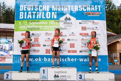 11.09.2021, xkvx, Biathlon Deutsche Meisterschaften Arber, Sprint Damen, v.l. Vanessa Voigt (Germany), Janina Hettich (Germany), Denise Herrmann (Germany)  