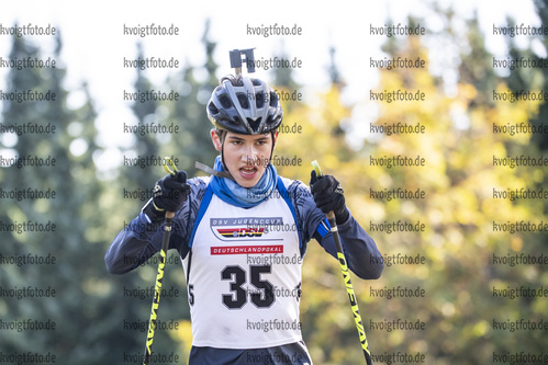 01.10.2021, xkvx, Biathlon, Deutschlandpokal Altenberg, Sprint - maennlich, v.l. Karl Julian Schuetze (Germany)