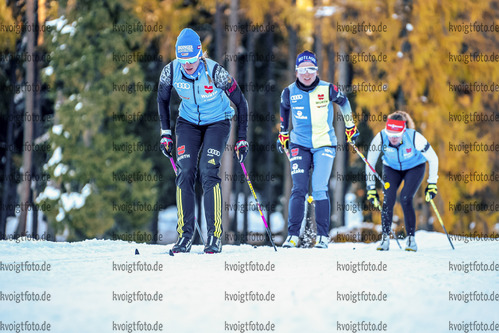 06.11.2021, xmlx, Biathlon Training Lenzerheide, v.l. Vanessa Hinz (Germany), Marion Wiesensarter (Germany)