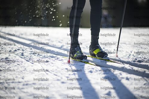 11.11.2021, xkvx, Biathlon Training Sjusjoen, v.l. Fischer Schuhe / Boots / Skies / Ski  