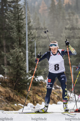 17.11.2021, xkvx, German Qualifiers - Sprint Women, v.l. Luise Mueller (Germany) in aktion / in action competes